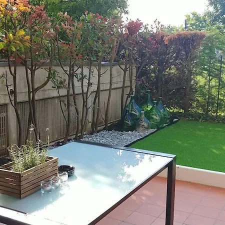 Appartamento Art-apart Lt Con Giardino Privato